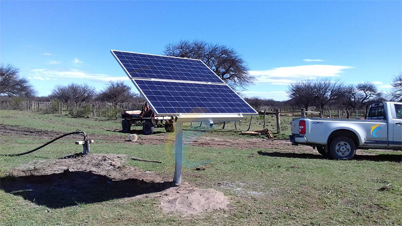 Come installare il pannello solare sulla parte superiore del supporto su palo