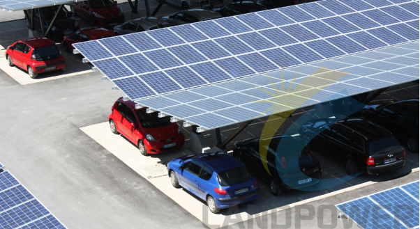 Strutture per posti auto coperti solari in alluminio